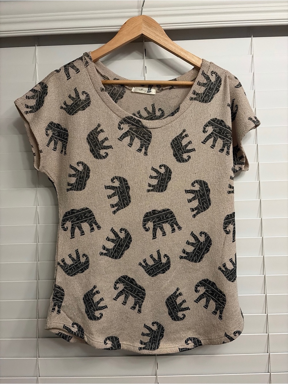 gaze Beige Short Sleeve Top with Black Elephant Print